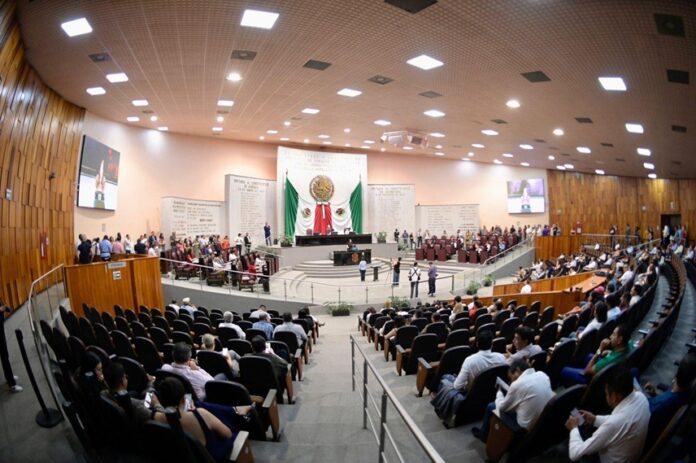 Congreso de Veracruz aprueba reforma sobre lactancia materna; facilita acceso en centros laborales