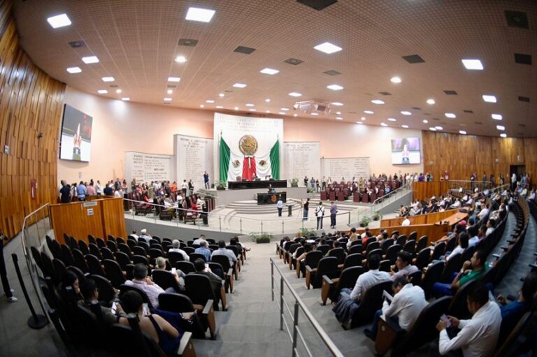 Congreso de Veracruz aprueba reforma sobre lactancia materna; facilita acceso en centros laborales