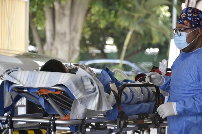 DIF Oaxaca y Fundación Michou y Mau brindan atención especializada a menor con quemaduras