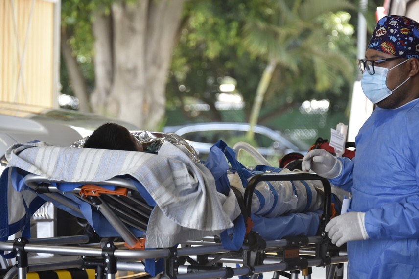 DIF Oaxaca y Fundación Michou y Mau brindan atención especializada a menor con quemaduras