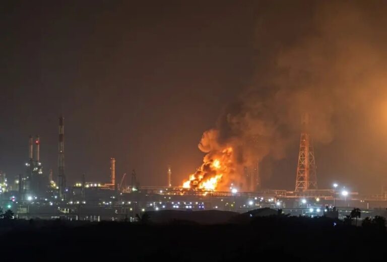 Explosión en refinería de Salina Cruz, Oaxaca, deja seis lesionados