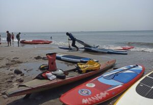 Rescatan a 90 personas que practicaban kayak y paddleboard en Veracruz