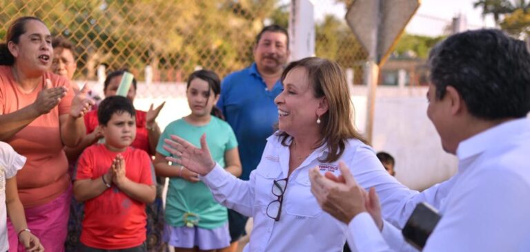 Rocío Nahle supervisa tramo carretero Acayucan–Soteapan