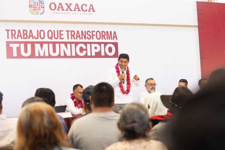 Salomón Jara moderniza a San Jacinto Tlacotepec