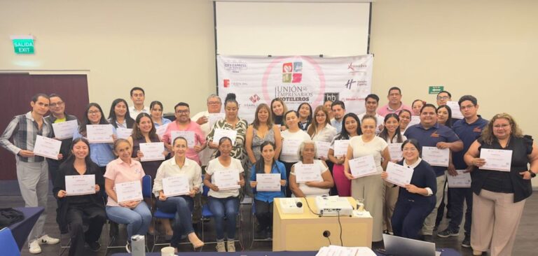 Sector hotelero de Xalapa recibe capacitación en liderazgo y atención turística