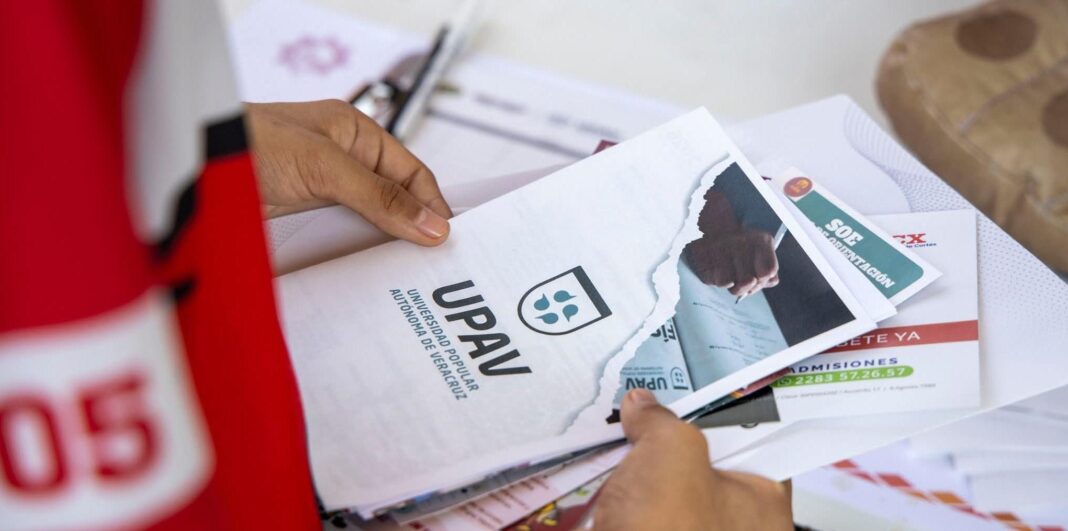 Veracruz incrementa 40% el salario de docentes de la UPAV