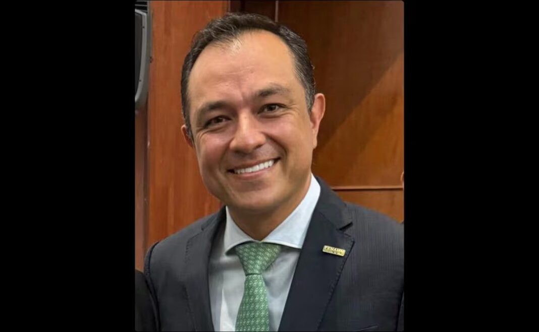 Américo Zúñiga renuncia al PRI tras más de 30 años de militancia