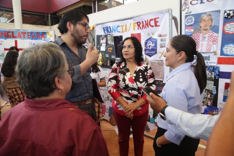 Comunidad escolar de Xalapa promueve la diversidad y la paz con muestra temática de la Copa del Mundo