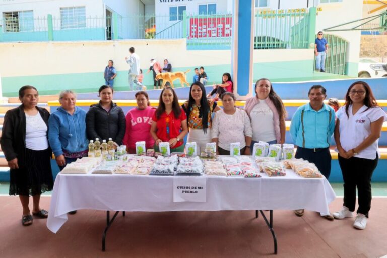 DIF Oaxaca entrega apoyos alimentarios y de movilidad en Valles Centrales