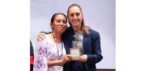 Docente veracruzana recibe la máxima distinción magisterial por sus 40 años de servicio