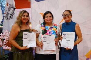 Entregan 206 distintivos de capacitación a prestadores de servicios turísticos en Oaxaca