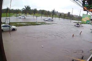 Gobierno de Veracruz mantiene operativo de atención ante lluvias