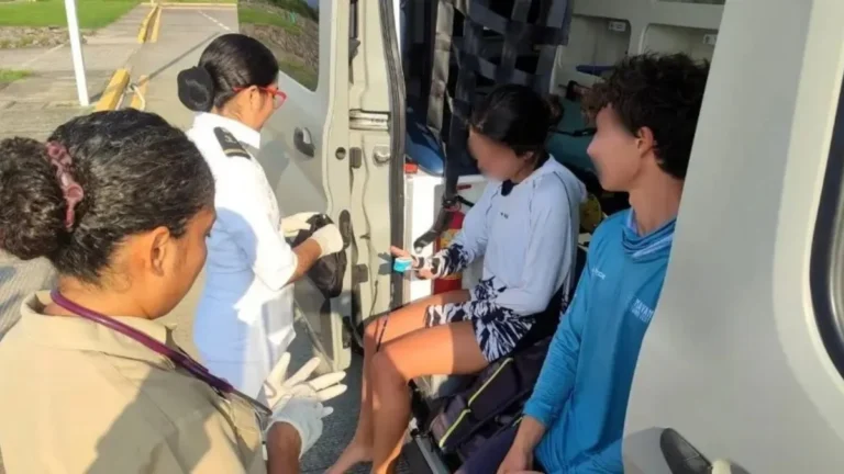 Marina rescata a dos tripulantes de una moto acuática a la deriva en Veracruz