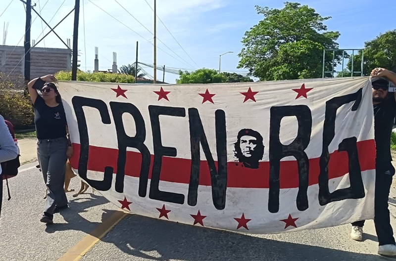 Normalistas de Oaxaca denuncian agresiones por parte de elementos de la Marina