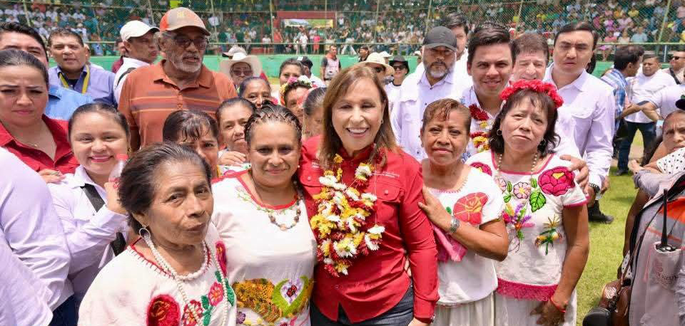 Rocío Nahle entrega más de 4 mil apoyos sociales en la Huasteca