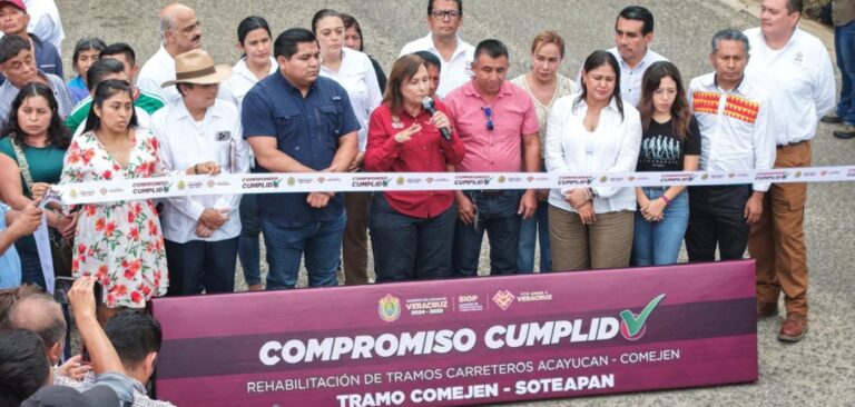 Rocío Nahle entrega rehabilitación de la carretera Acayucan-Soteapan