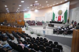 Congreso de Veracruz tipifica el delito de acecho