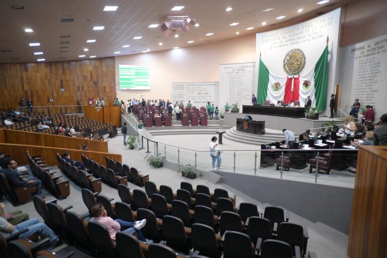 Congreso de Veracruz tipifica el delito de acecho