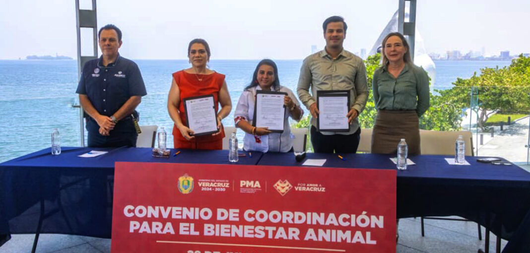 Firman convenio para reforzar la protección y el bienestar animal en Veracruz
