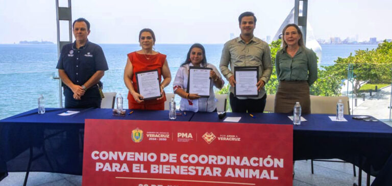 Firman convenio para reforzar la protección y el bienestar animal en Veracruz