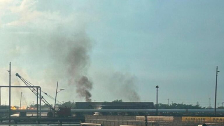 Flamazo en la refinería de Salina Cruz deja tres trabajadores lesionados