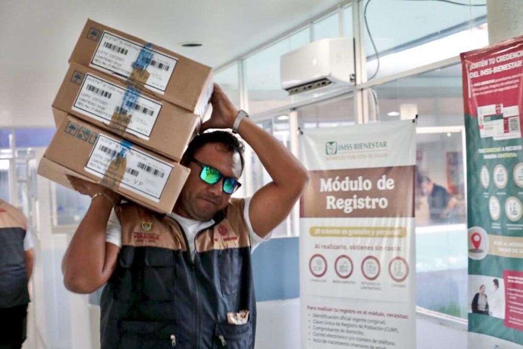 Gobierno de Veracruz e IMSS-Bienestar abastecen hospitales y centros de salud en Los Tuxtlas