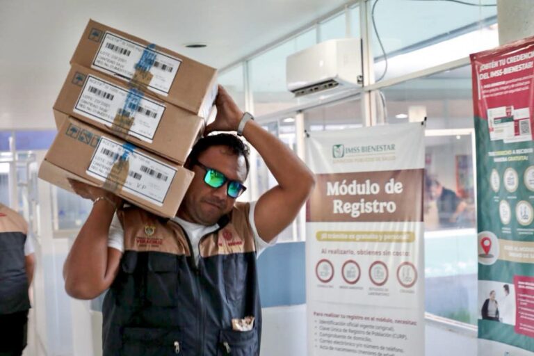Gobierno de Veracruz e IMSS-Bienestar abastecen hospitales y centros de salud en Los Tuxtlas