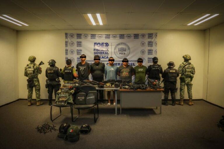 Golpe a la delincuencia en Pinotepa Nacional: seis detenidos y decomiso récord de armas