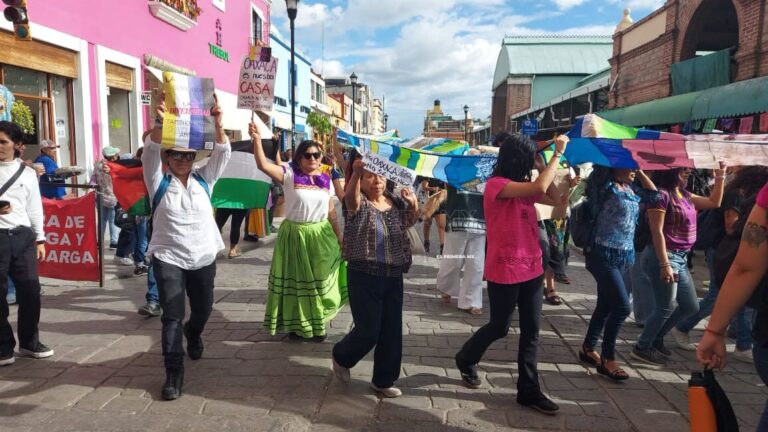 Marchan contra la gentrificación y la crisis de vivienda en Oaxaca