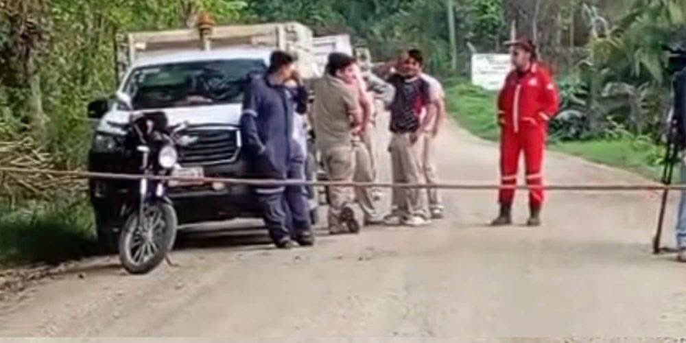 Pobladores de Las Choapas bloquean camino rural; piden atención tras incendio en pozo Krem-1