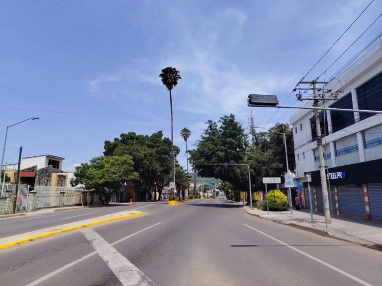 Policía Vial despliega operativo Carrusel en la carretera al Cerro del Fortín