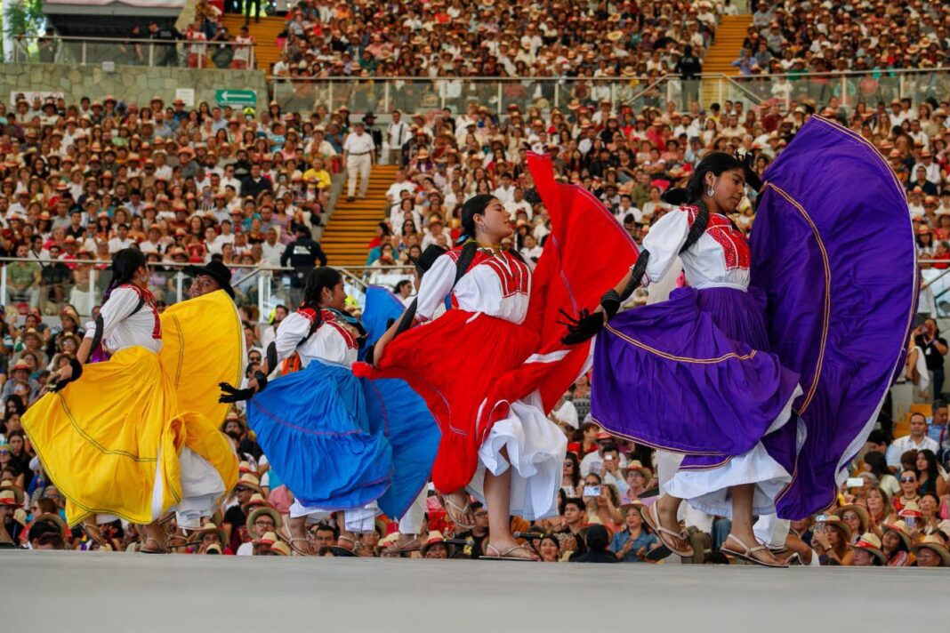Rocío Nahle acompaña a Salomón Jara en la inauguración de la Guelaguetza 2026