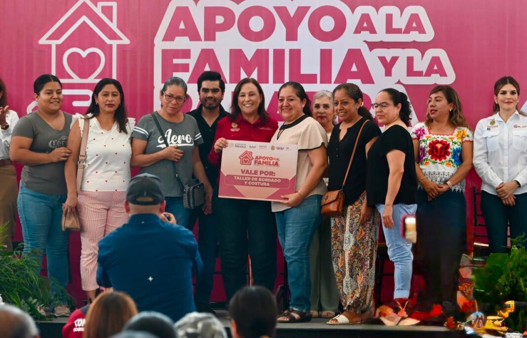 Rocío Nahle entrega más de 5 mil apoyos sociales y productivos en Veracruz