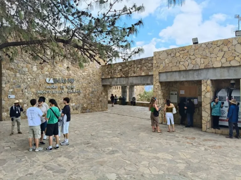 Seguridad de Monte Albán no portan armas de fuego