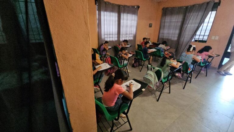 Adiós a los celulares en las aulas de Veracruz
