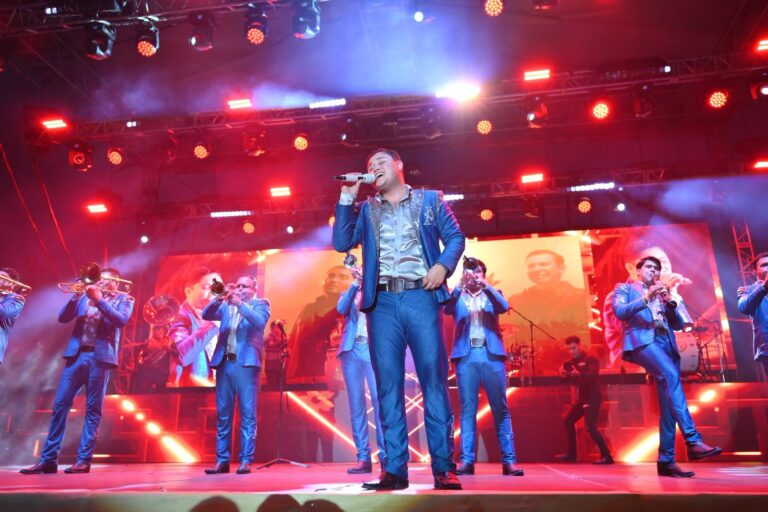 Coatzacoalcos vibra con La Arrolladora en el cierre del Festival del Mar 2026