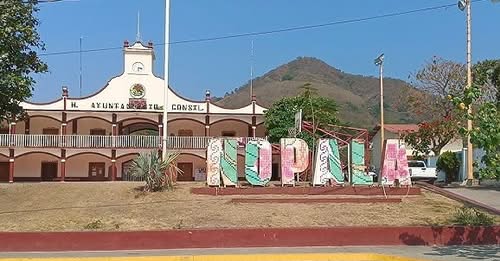 Concluyen la primera etapa del multideportivo de Santos Reyes Nopala
