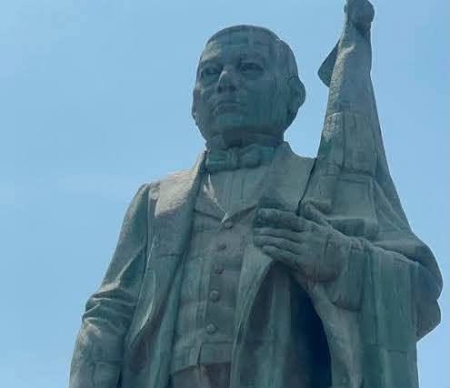 Estatua de Benito Juárez del crucero de Viguera