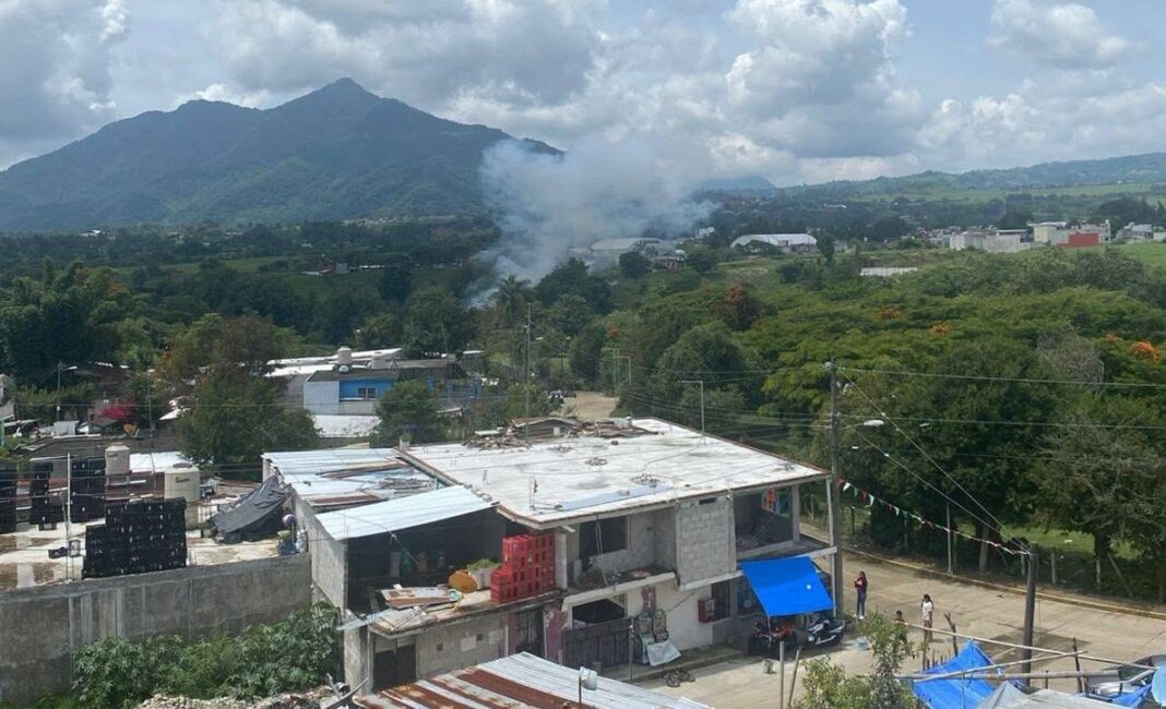 Explosión en taller de pirotecnia deja un muerto y dos heridos en Coscomatepec, Veracruz