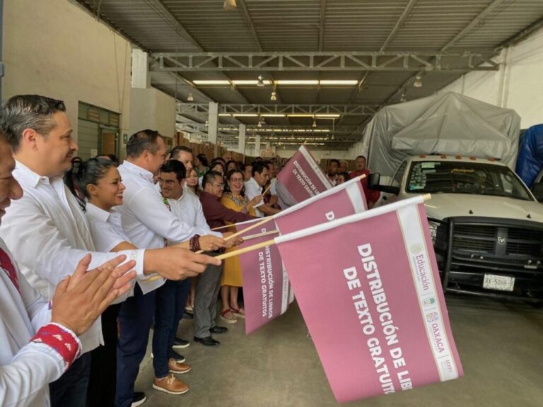 Oaxaca arranca la distribución de más de 6 millones de libros de texto para el ciclo escolar 2026-2027