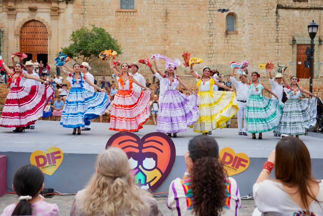 Oaxaca de Juárez celebra a las personas adultas mayores con el festival 