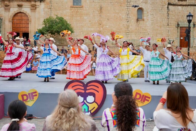 Oaxaca de Juárez celebra a las personas adultas mayores con el festival "Energía que une generaciones"