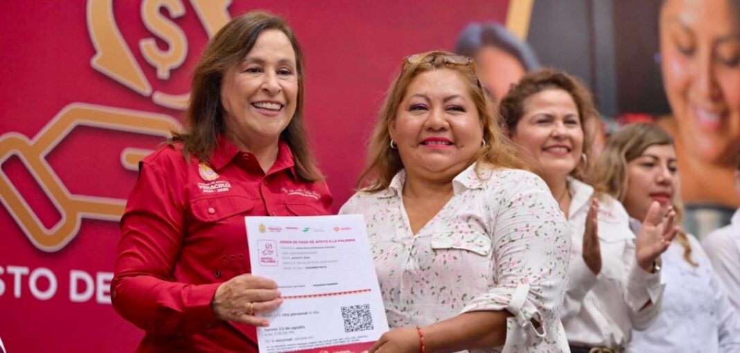 Rocío Nahle entrega 12.6 mdp en apoyos a emprendedores y asistencia social en Poza Rica