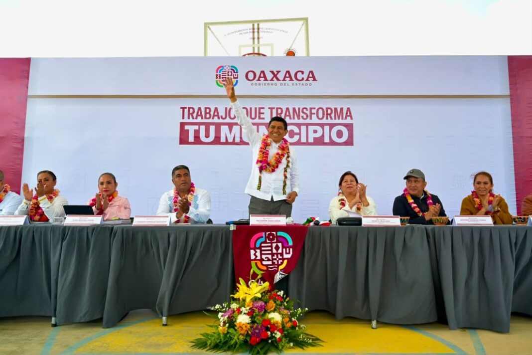 Salomón Jara anuncia obras de infraestructura, energía y apoyos sociales en San Miguel Tenango