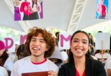 Salomón Jara entrega "Tarjeta Joven" en Oaxaca