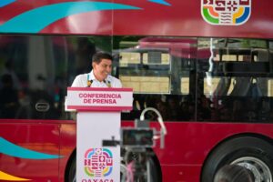 Salomón Jara inaugura la segunda ruta del BinniBus