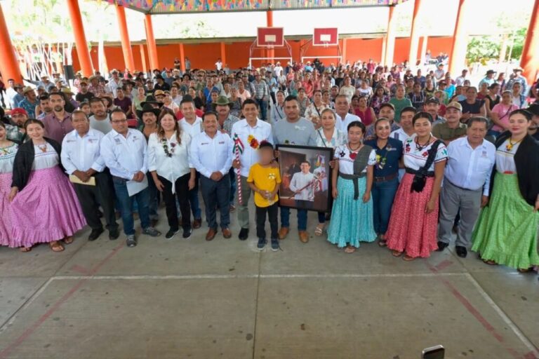 Salomón Jara lleva el programa "Trabajo que Transforma tu Municipio" a Santiago Minas