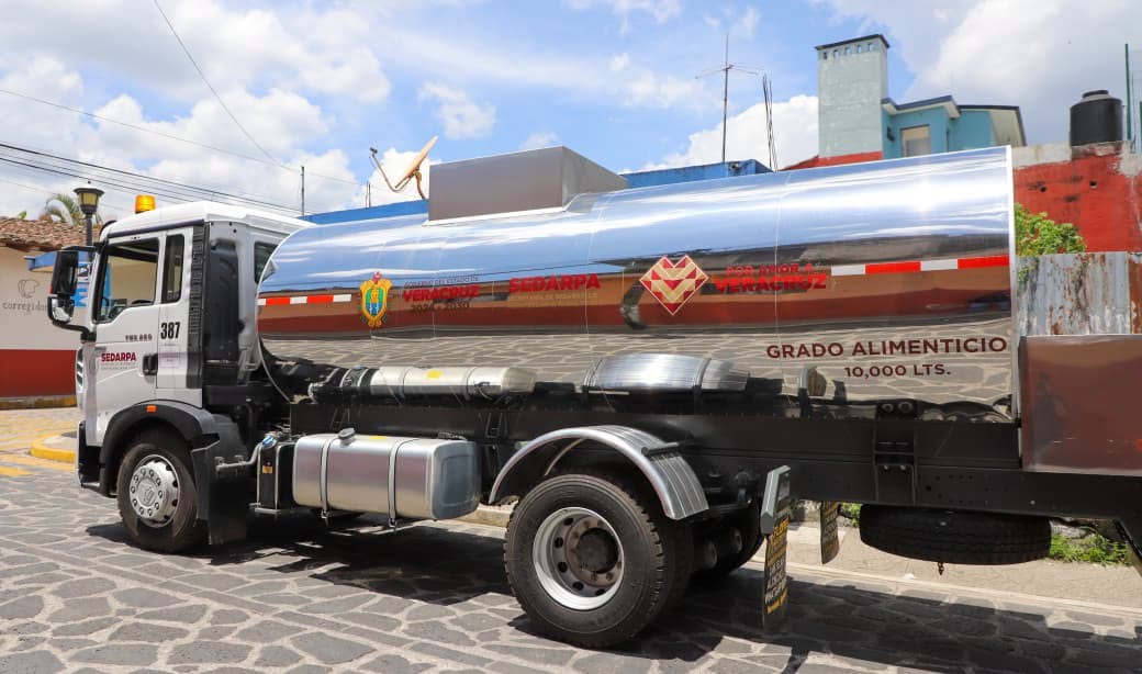 camión-pipa para fortalecer la producción lechera en Veracruz