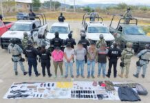 Desmantelan centro de distribución de narcóticos y aseguran arsenal en Miahuatlán
