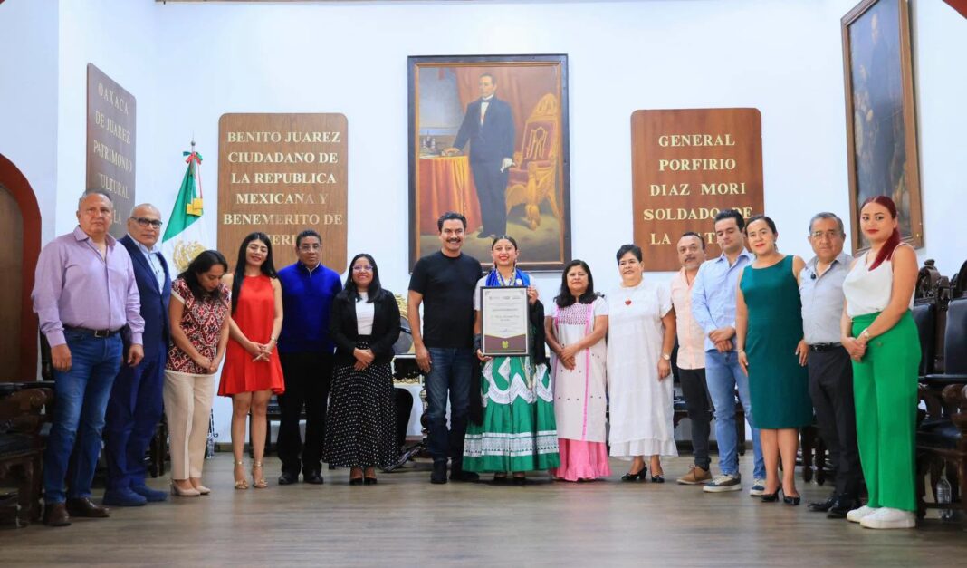 Oaxaca de Juárez reconoce a María Fernanda Cruz